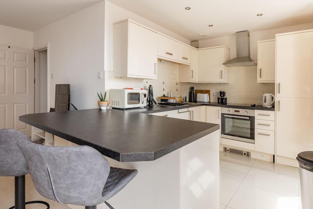Modern Flat With Island Views In Heart Of Tenby Ngoại thất bức ảnh